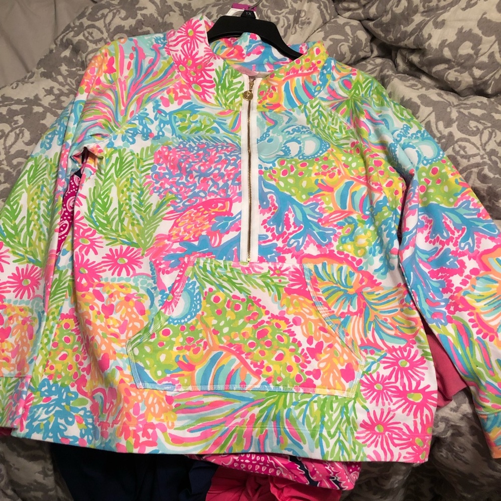 XL Lilly Pulitzer skipper popover in Lovers Coral